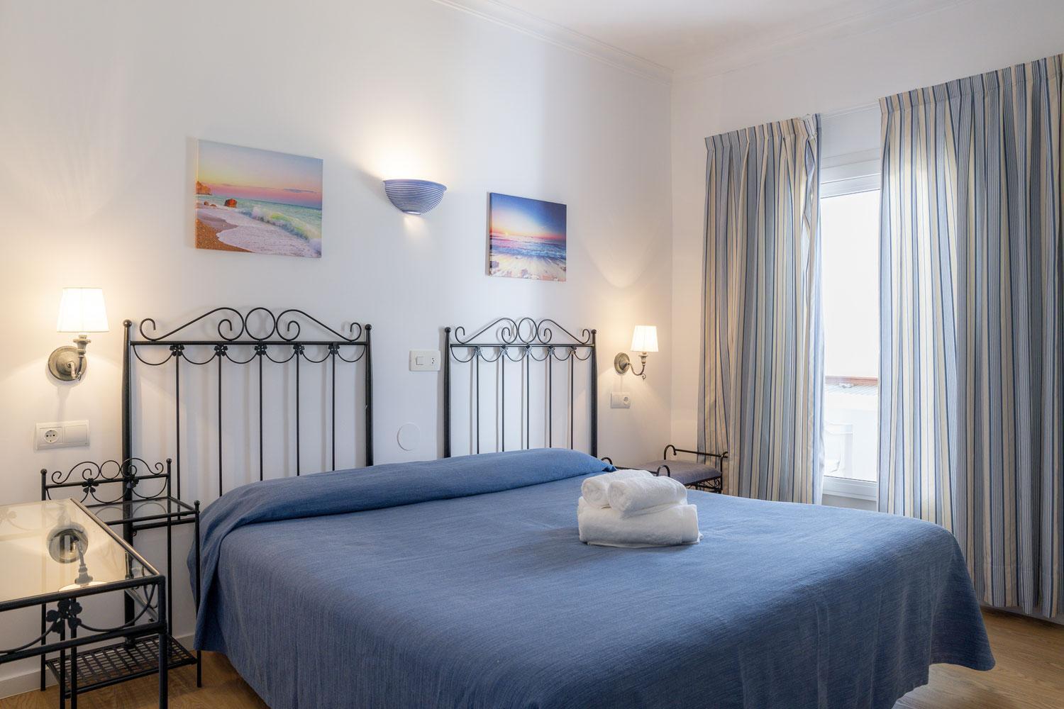 Hostal Alemania Es Pujols Ngoại thất bức ảnh